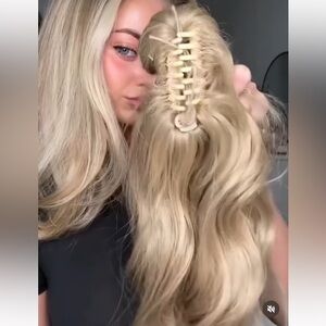 BYLULLABELLZ NEW Claw clip brushed out wave pony tail extension!